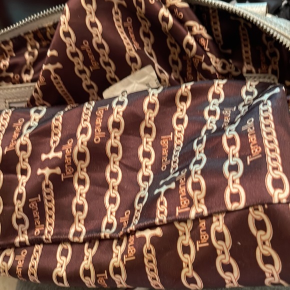 Tignanello since 1999 silver leather purse in great condition inside and out. - Picture 6 of 13